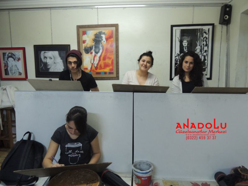 Anadolu Güzel Sanatlarda Karakalem Çizim Atölyesi Çukurovada